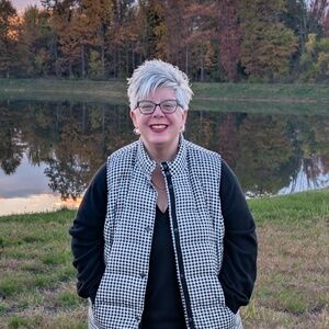 Meet your Posher, Holly